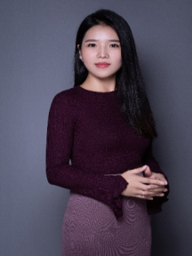 李芳—化学教师，毕业于北京师范大学，曾在市重点中学任教，从教11年