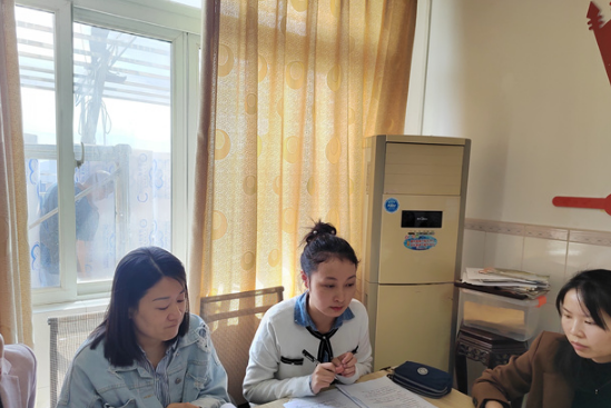 做实事，明方向，扎实推进课题研究